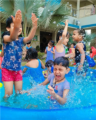 Splash pool