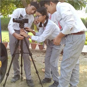 MOVIE MAKING